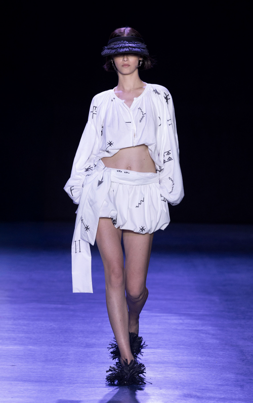 VIVIENNE TAM REVEALS THE ALLURE OF HAINAN IN SS25 COLLECTION